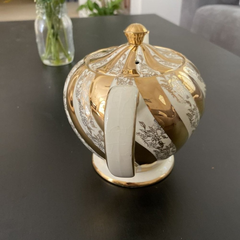 Vintage 1950 Retro tea pot Sadler made in England gold & beige Swirl Luster 1539
